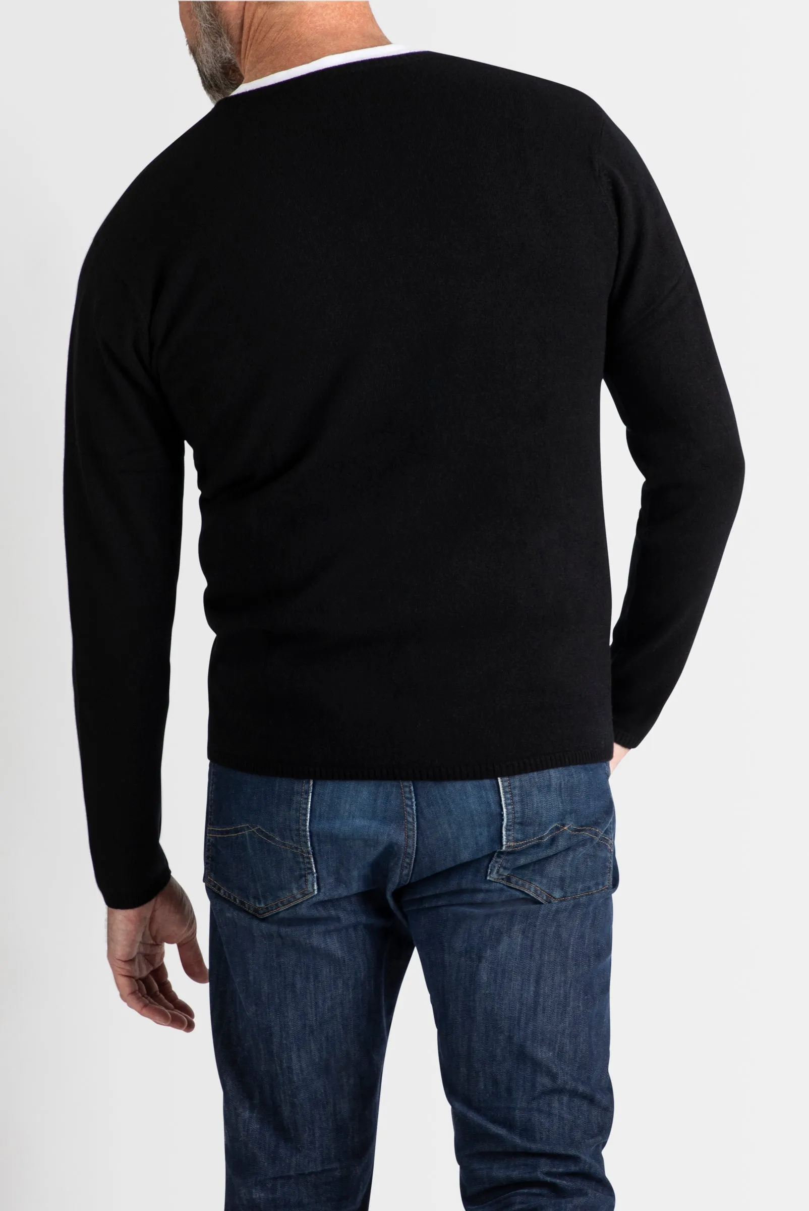 Cashmere Mens V-Neck in Black