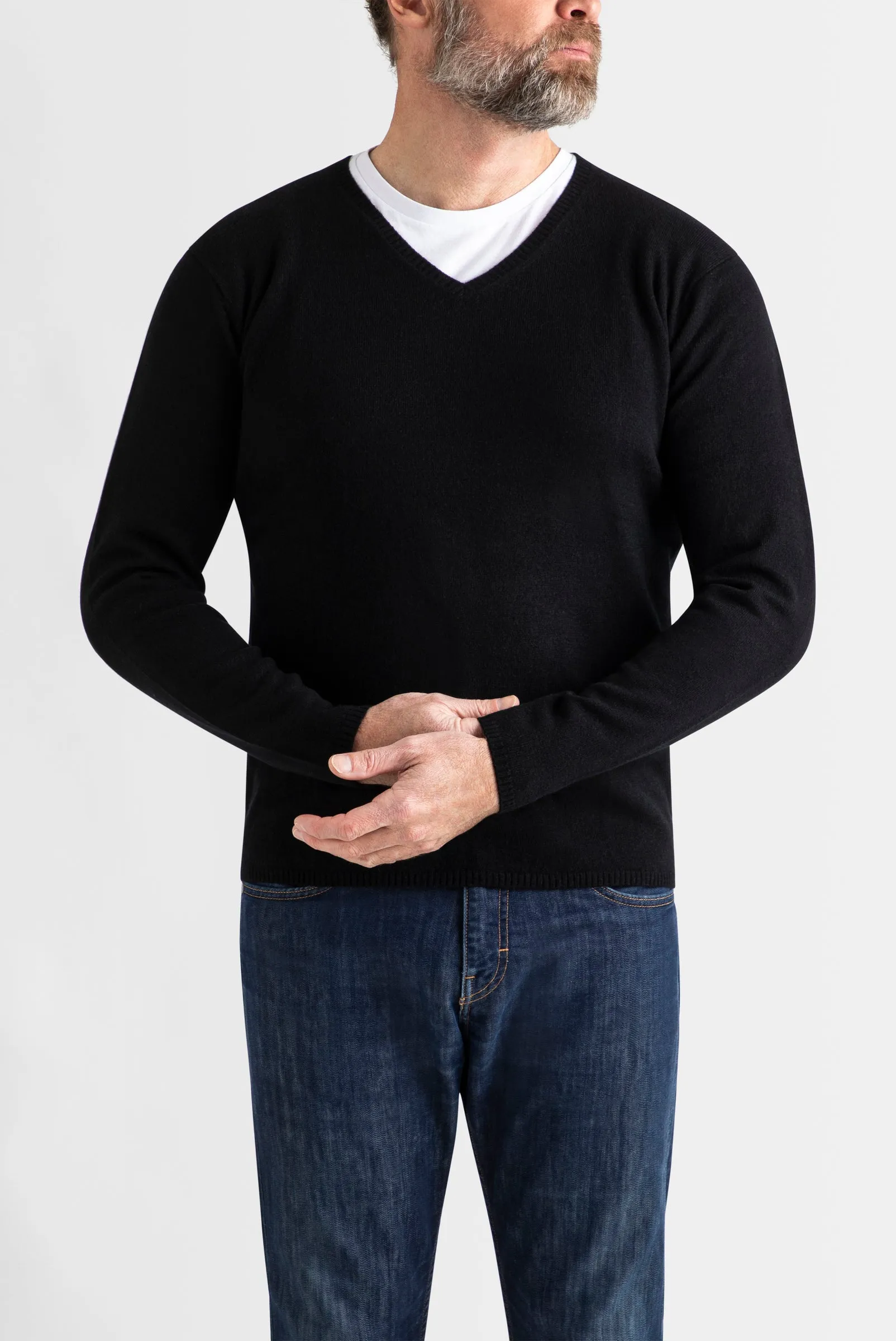 Cashmere Mens V-Neck in Black