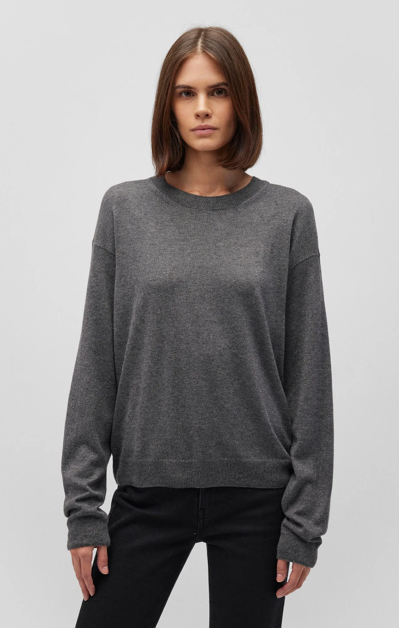 CREW NECK SWEATER IN MID GREY MELANGE