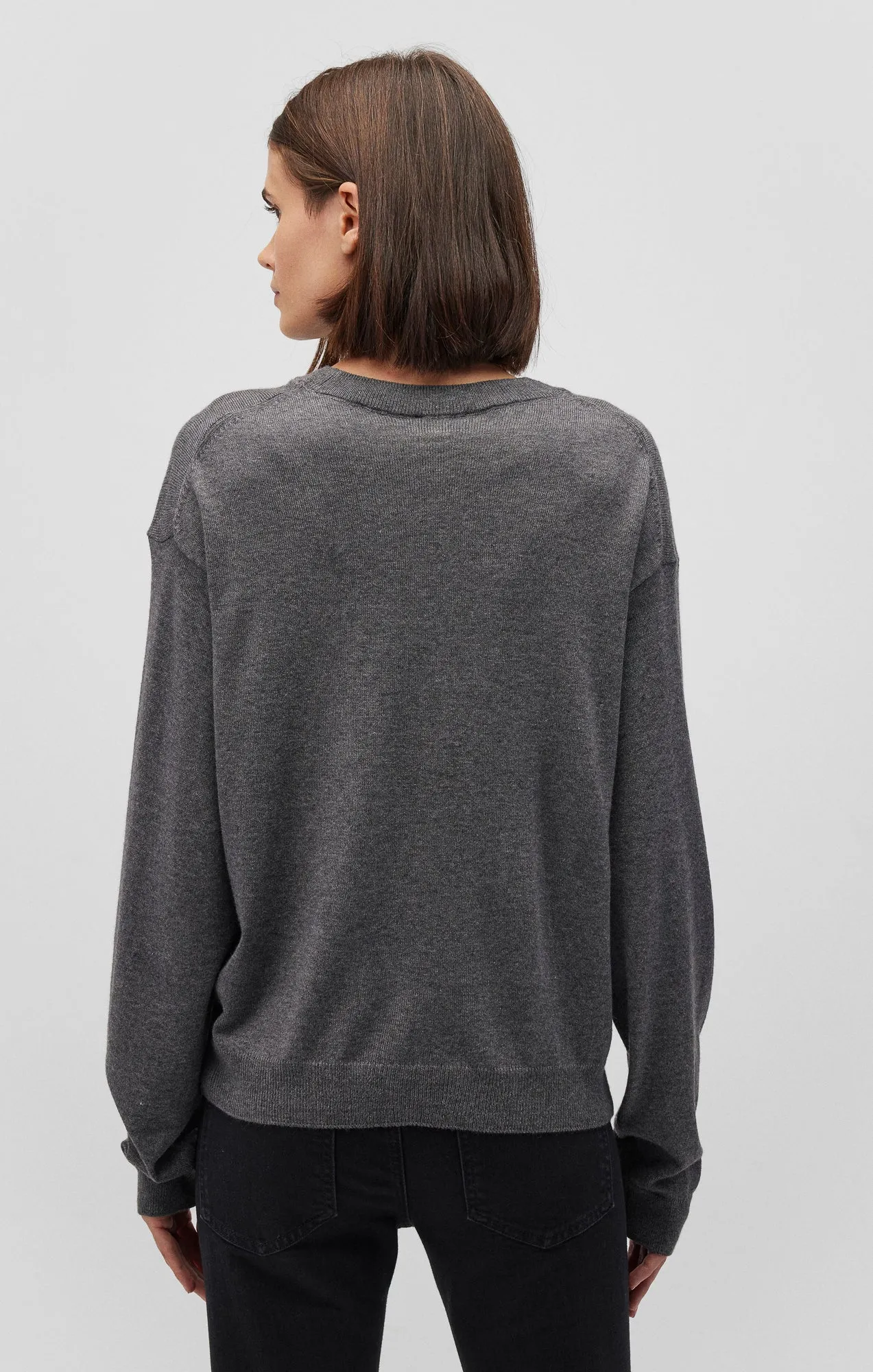 CREW NECK SWEATER IN MID GREY MELANGE