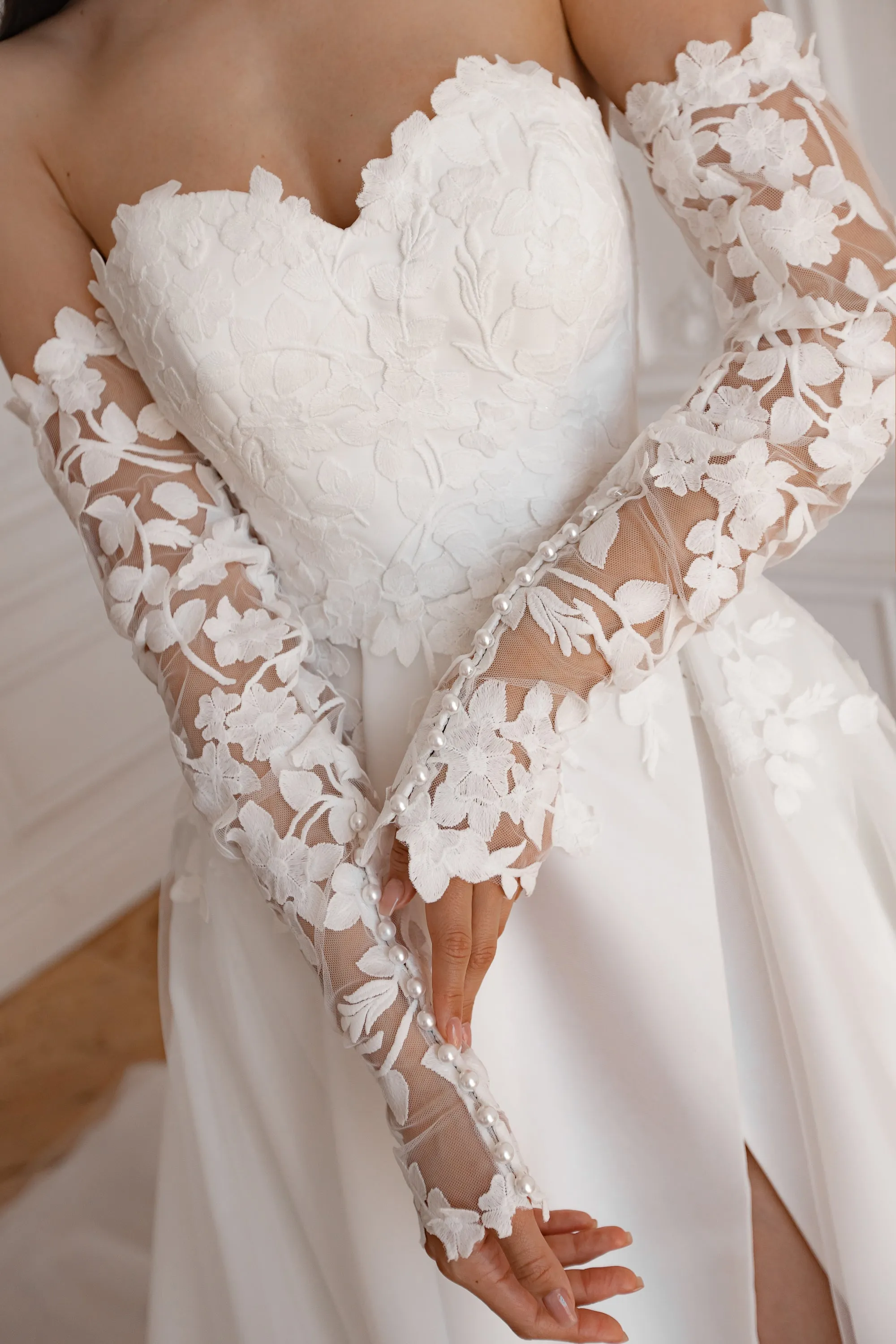 Floral Lace Wedding Dress Lillian with Detachable Sleeves