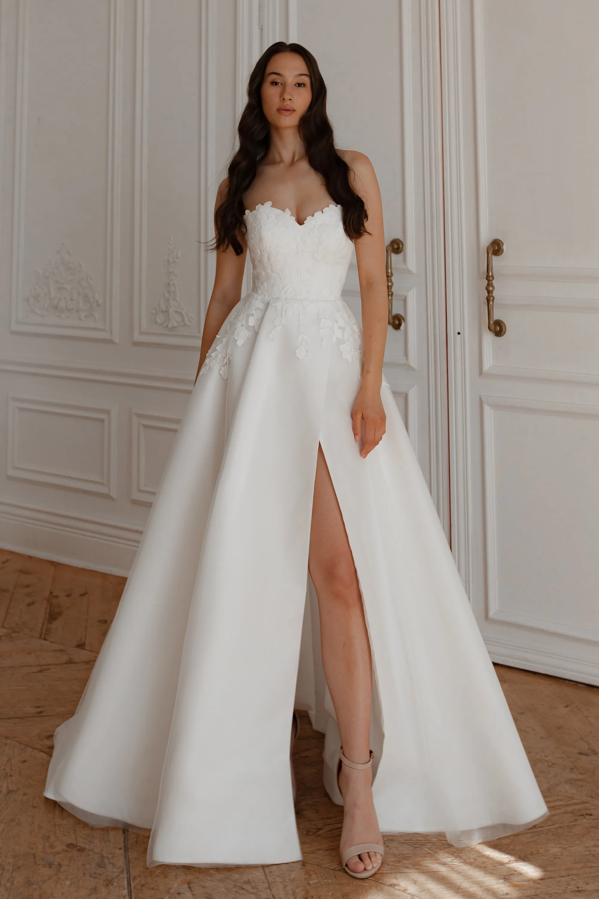 Floral Lace Wedding Dress Lillian with Detachable Sleeves