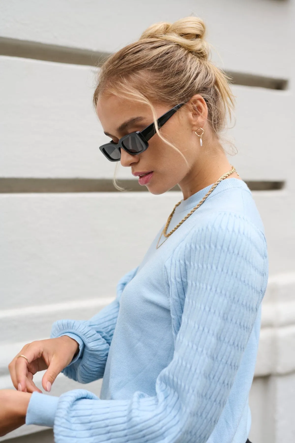 LIGHT BLUE DETAILED SLEEVE CREW NECK SWEATER