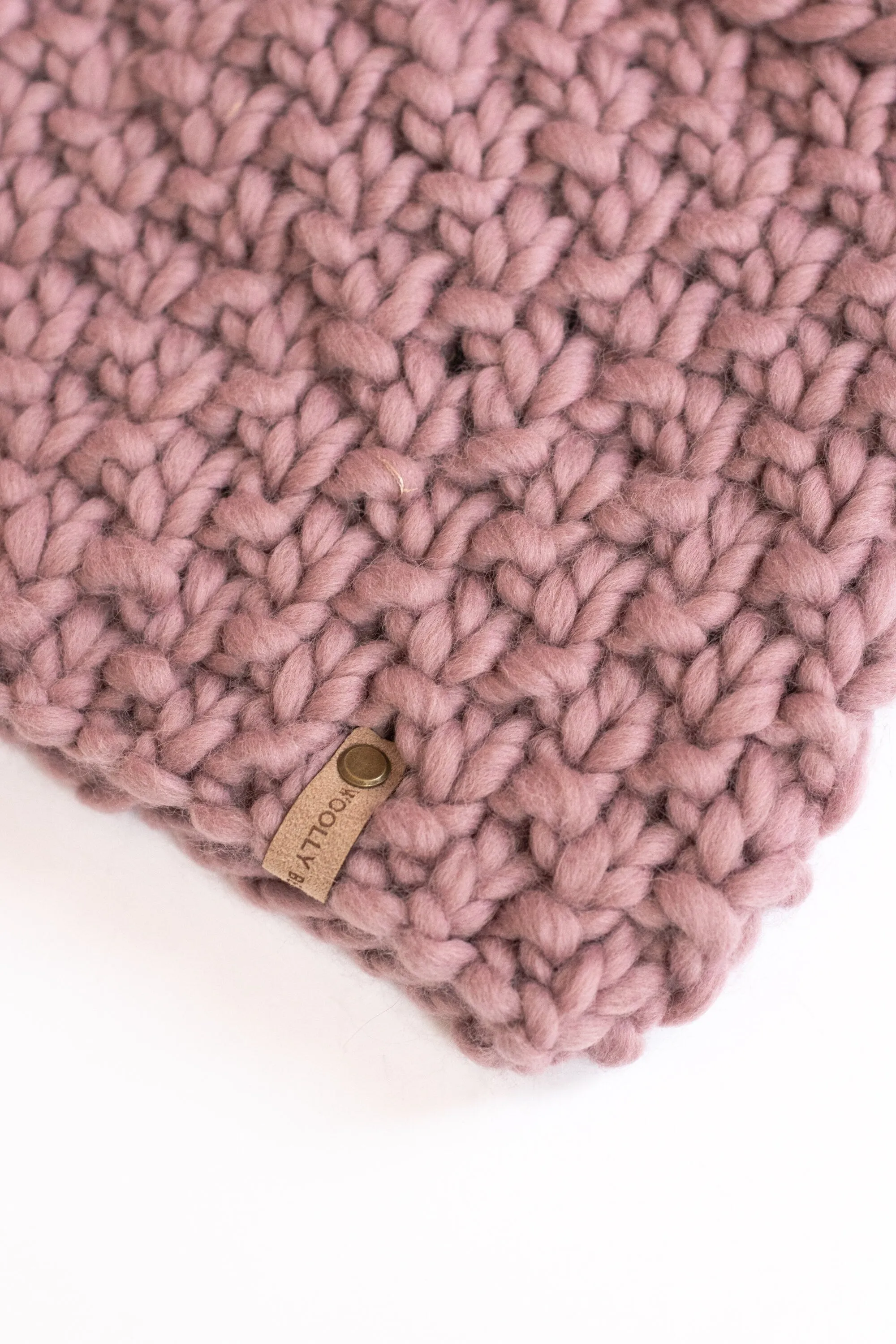 Mauve Peruvian Wool Hand Knit Cowl