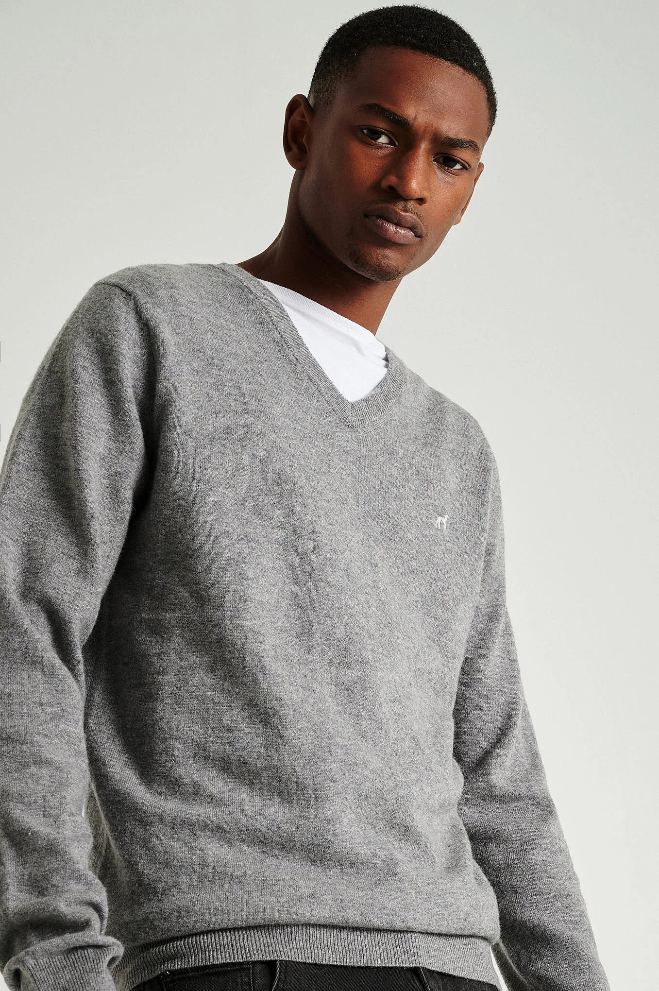 Men's lambswool blend V neck sweater