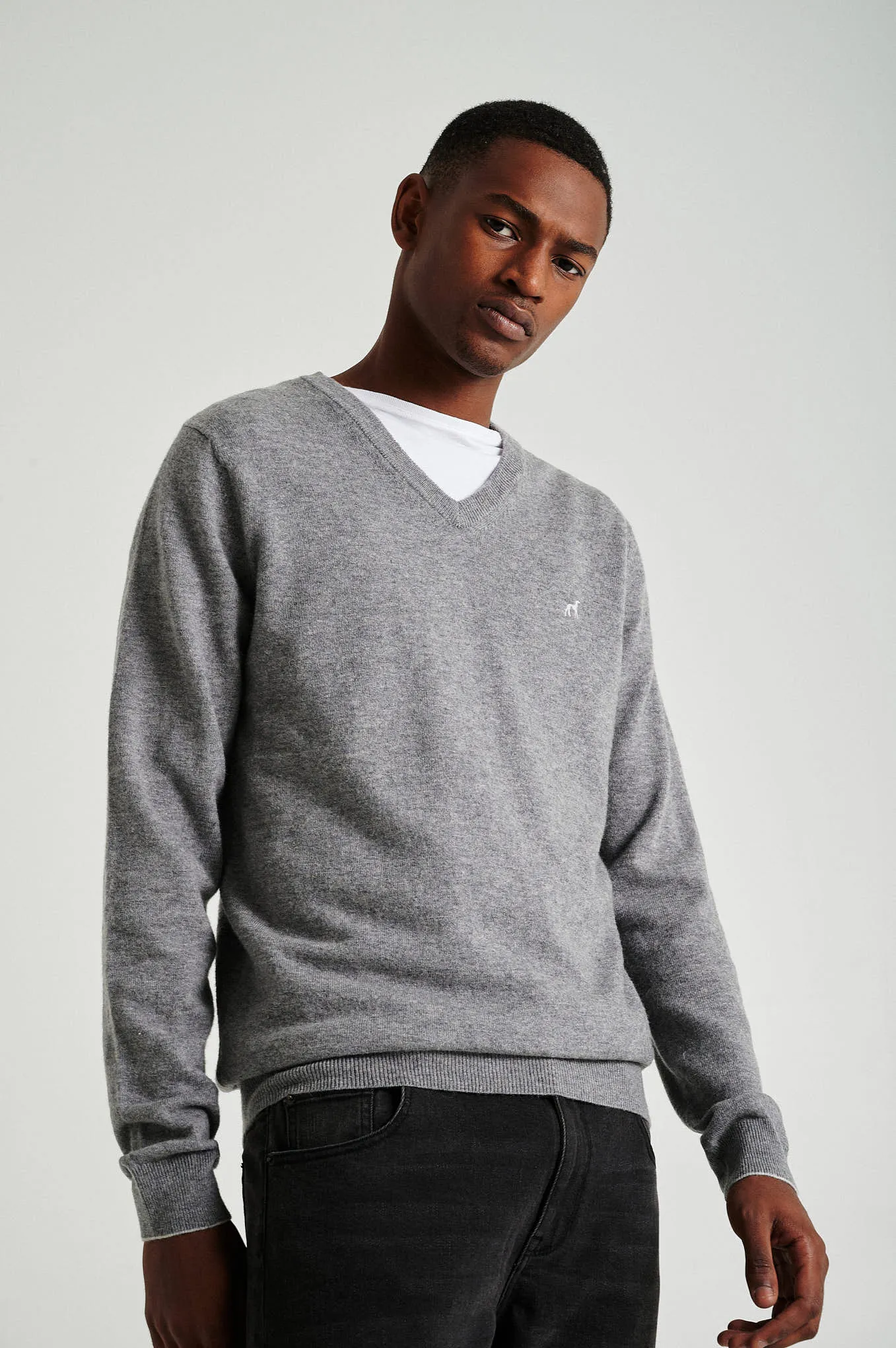 Men's lambswool blend V neck sweater