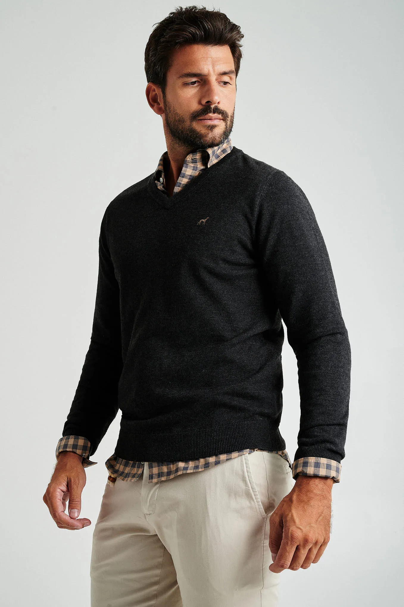 Men's lambswool blend V neck sweater