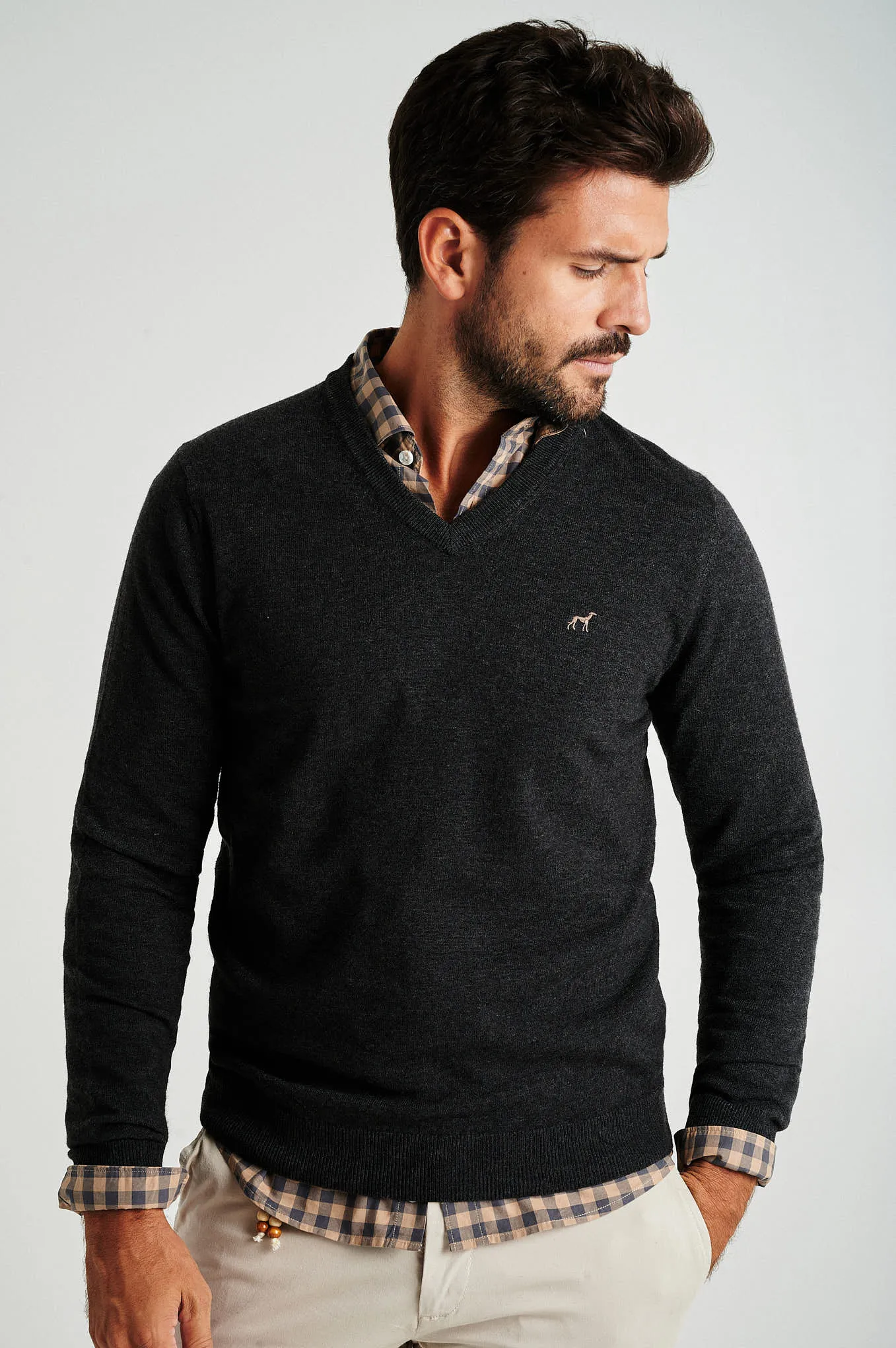 Men's lambswool blend V neck sweater