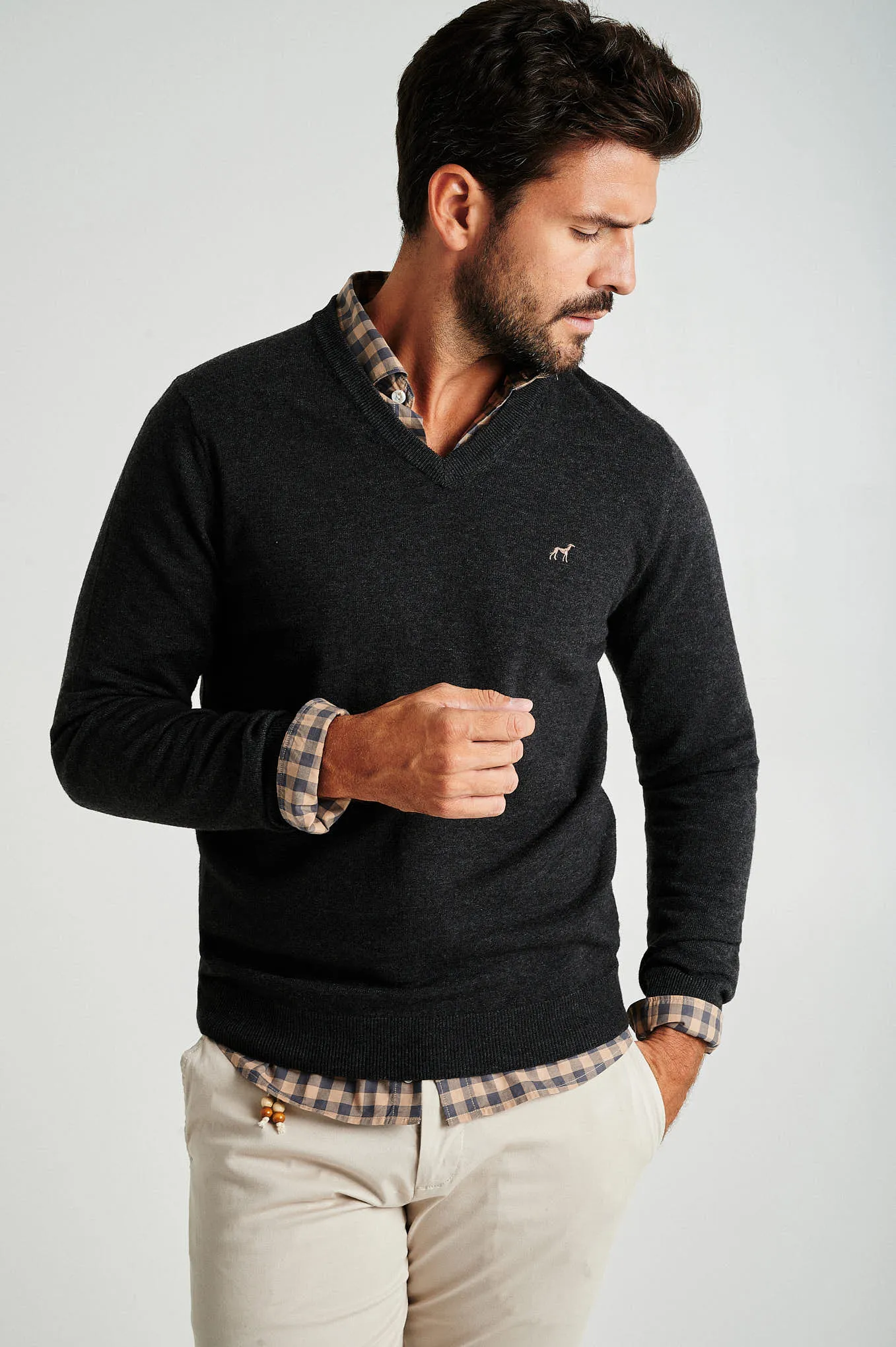 Men's lambswool blend V neck sweater