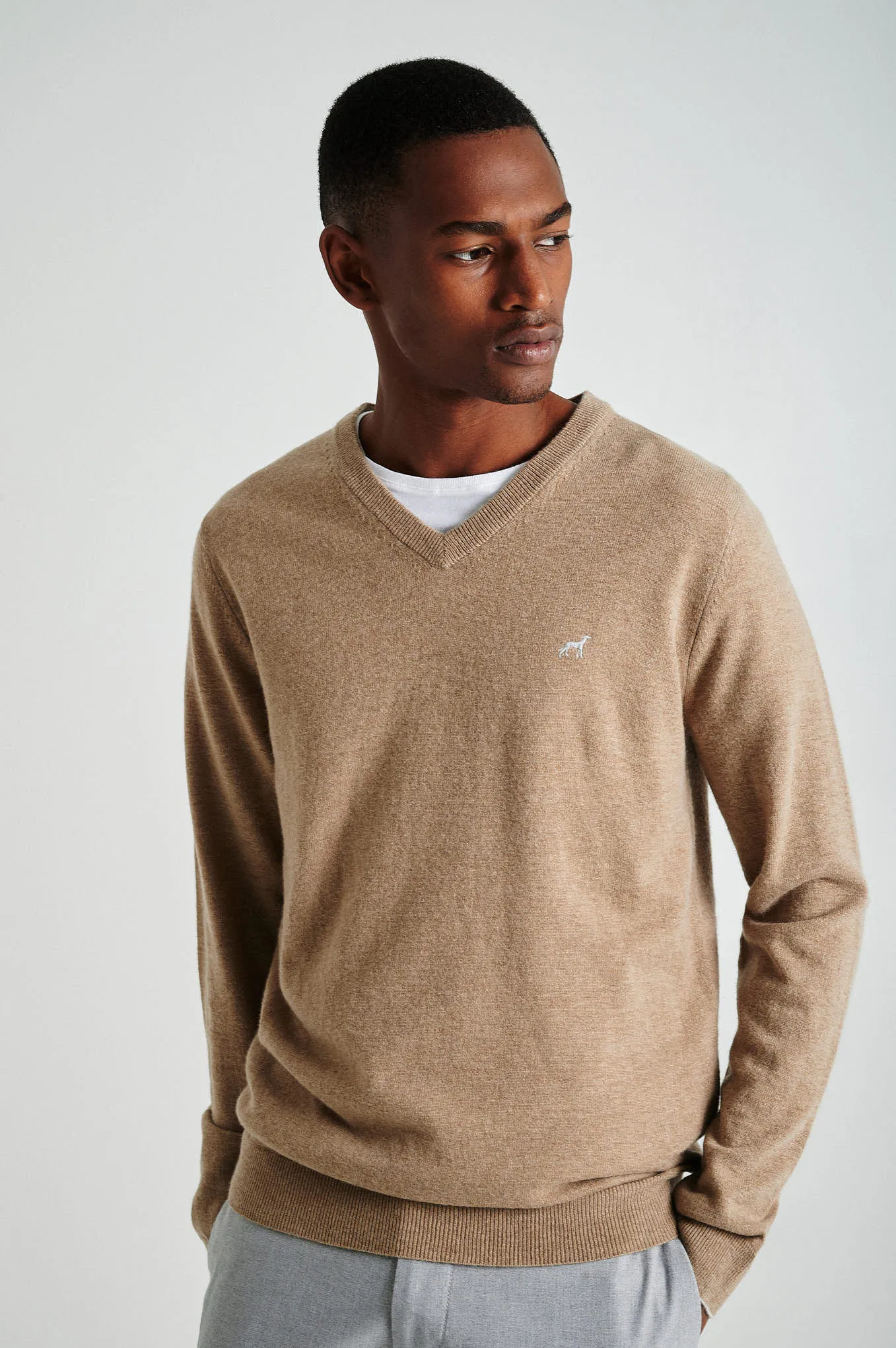 Men's lambswool blend V neck sweater