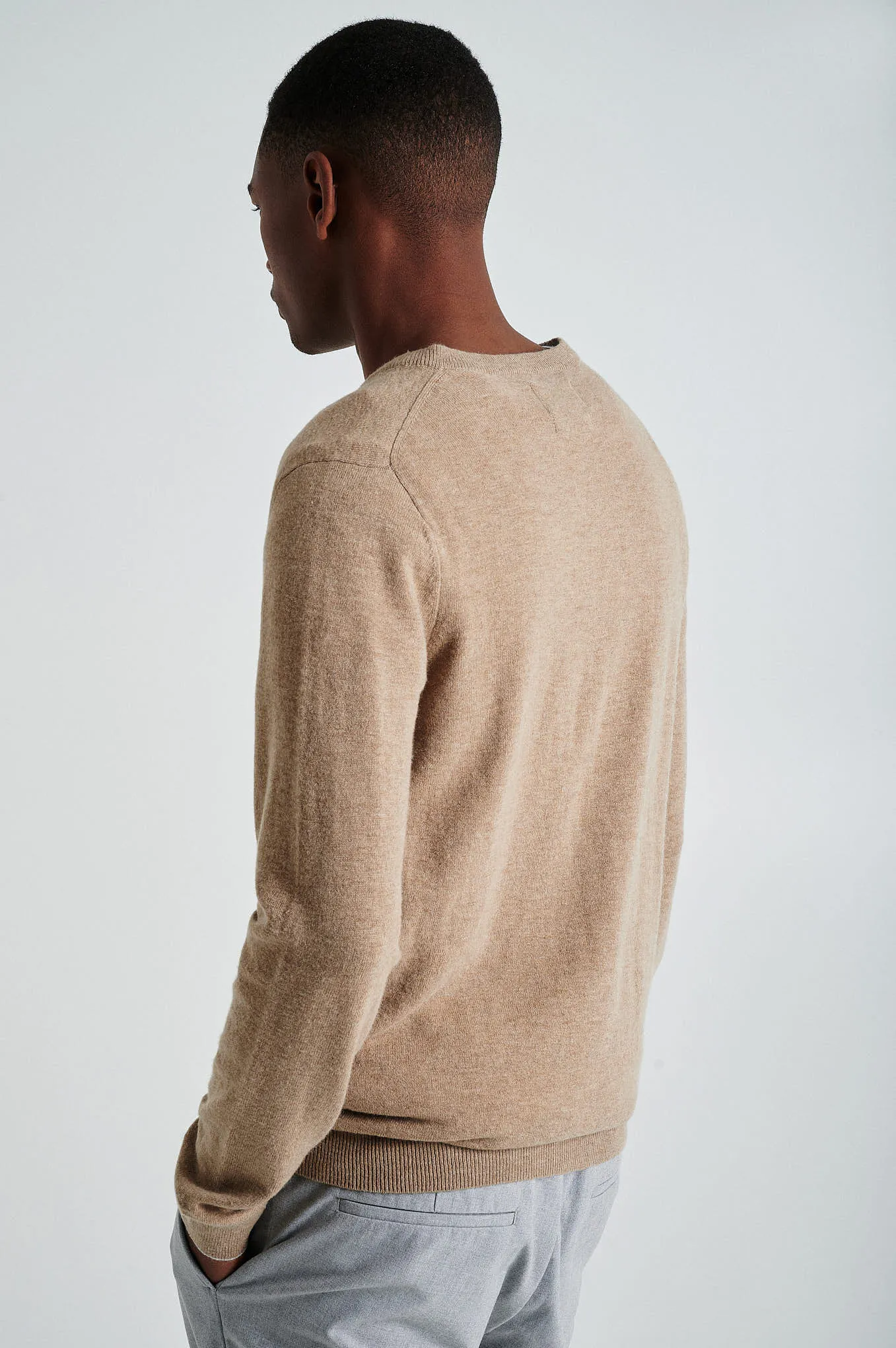 Men's lambswool blend V neck sweater