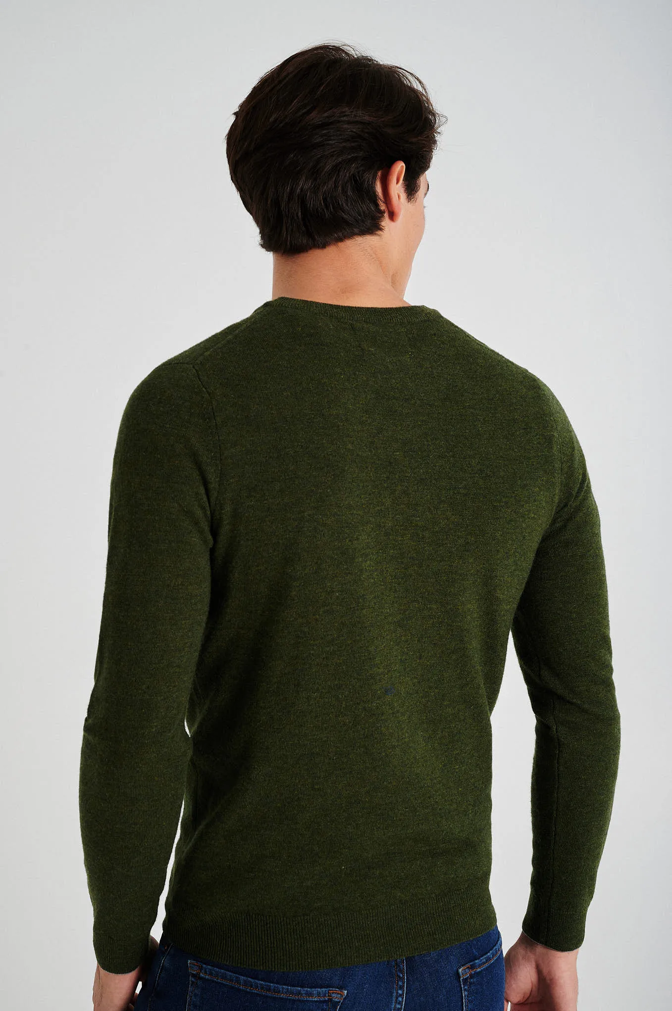 Men's lambswool blend V neck sweater