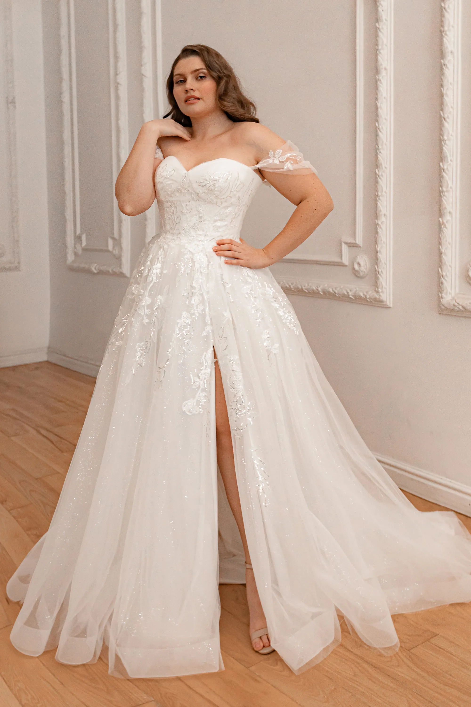 Plus Size Lace Wedding Dress Jackopa with Leg Slit