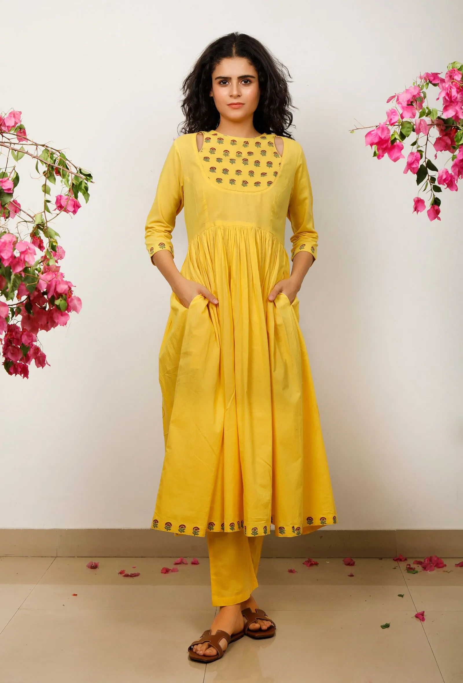 Set of 2: Yellow Cotton Kurta with Yellow Solid straight Cotton Pants