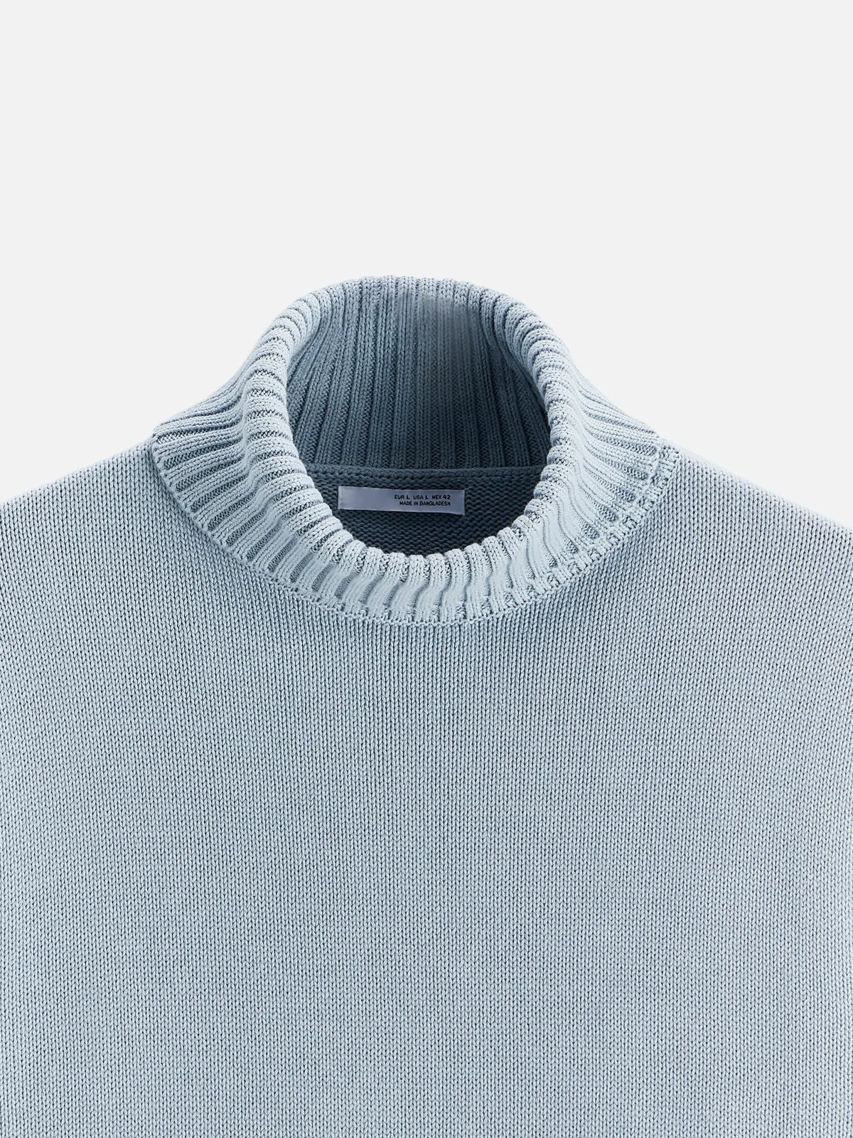 Umino Yarn Turtleneck Sweater